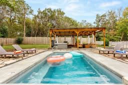 Ranch House Pool Hot tub sleeps 10 Near Austin - Image 2