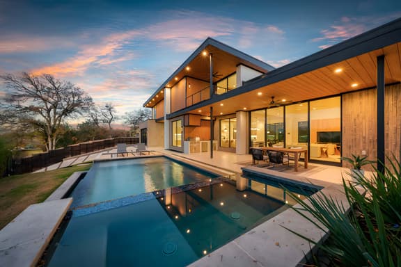 Barton Springs Luxe 