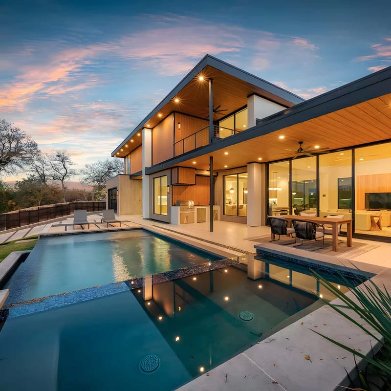 Barton Springs Luxe 